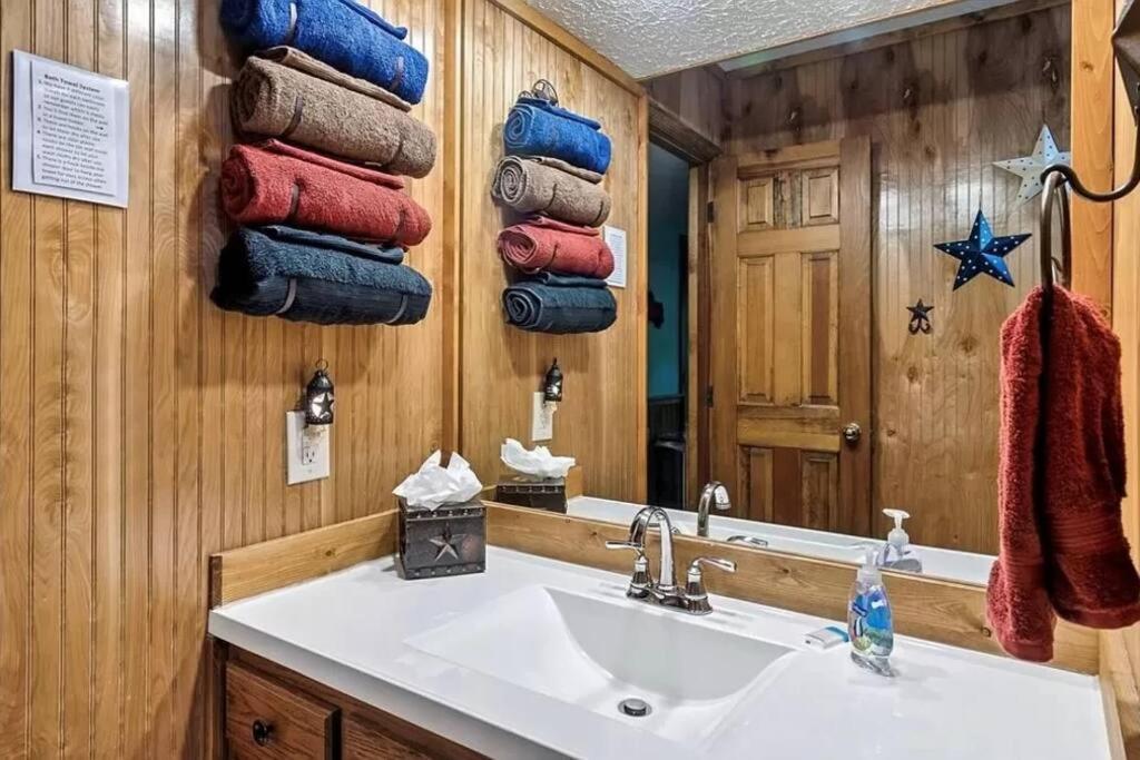 Villa Beary Peaceful Smokies Retreat: Hot-Tub & Pools Pigeon Forge Exterior foto